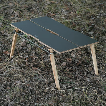 chilling campeeps cc slay table 深色桌面與木製桌腳的官方照片