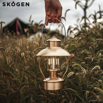 手提韓國 SKOGEN N80 復古 LED 提燈點亮暖黃色燈光
