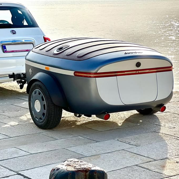 把別墅立起來放進停車位：德國 urbanoid BOOBA 告訴你，露營拖車也可以很有理智的性感